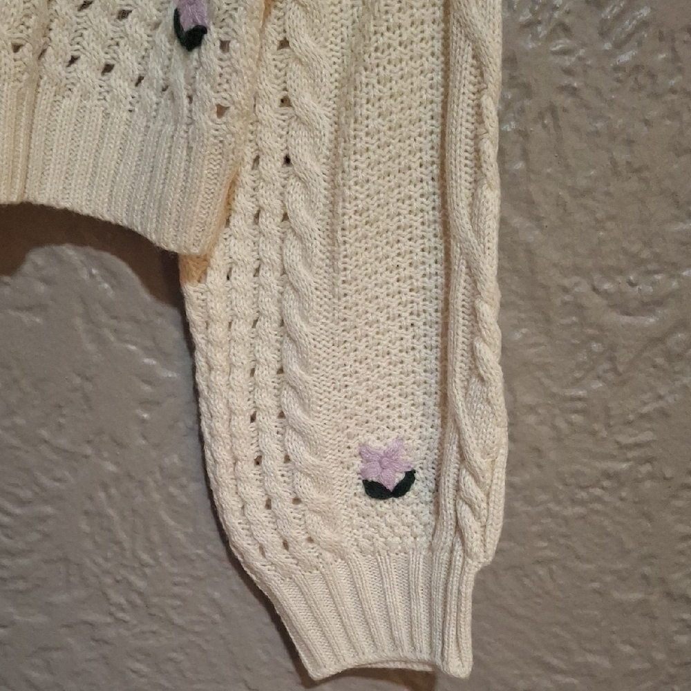 Cream Cable Knit Sweater with Floral Accents - Picture 5 of 9